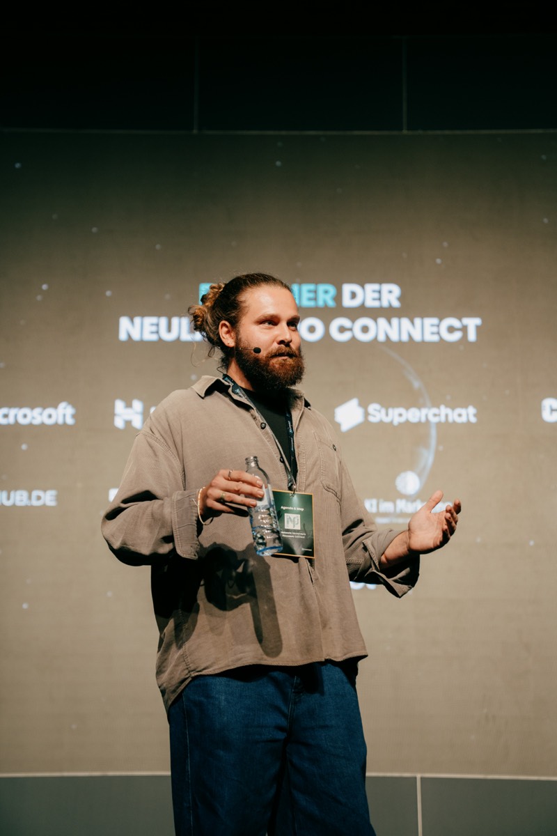 Julius Herberg auf der Bühne bei NeulandPro Connect